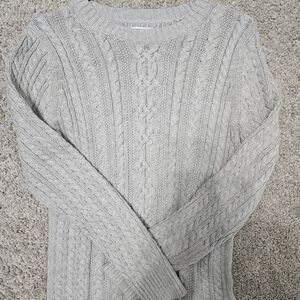 NWOT-Grey Thick Cable Knit Sweater